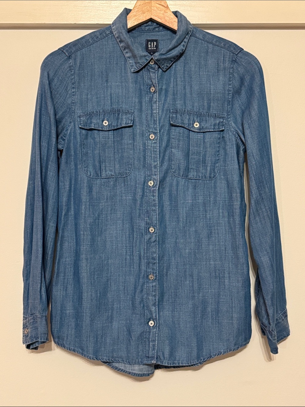 GAP Denim Girls XL 12-13 Chambray Shirt Light Blue Button Down 2 Pocket